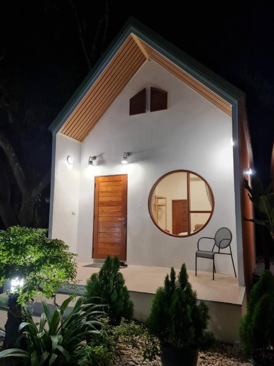 Baanpongtara Hotel Suan Phueng Buitenkant foto